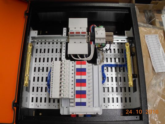 DRC Distribution Switchboards Image 3 - Distribution Board with Incorporated Cable Management System